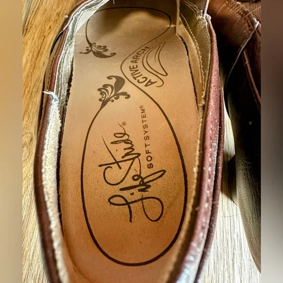 Life Stride Gamut Soft System Heeled Booties Pumps - Picture 7 of 12